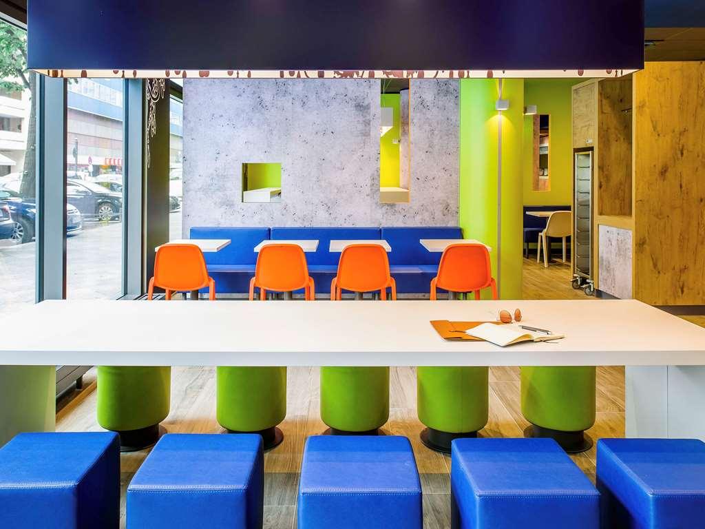 Ibis Budget Lyon Est Beynost Restaurante foto